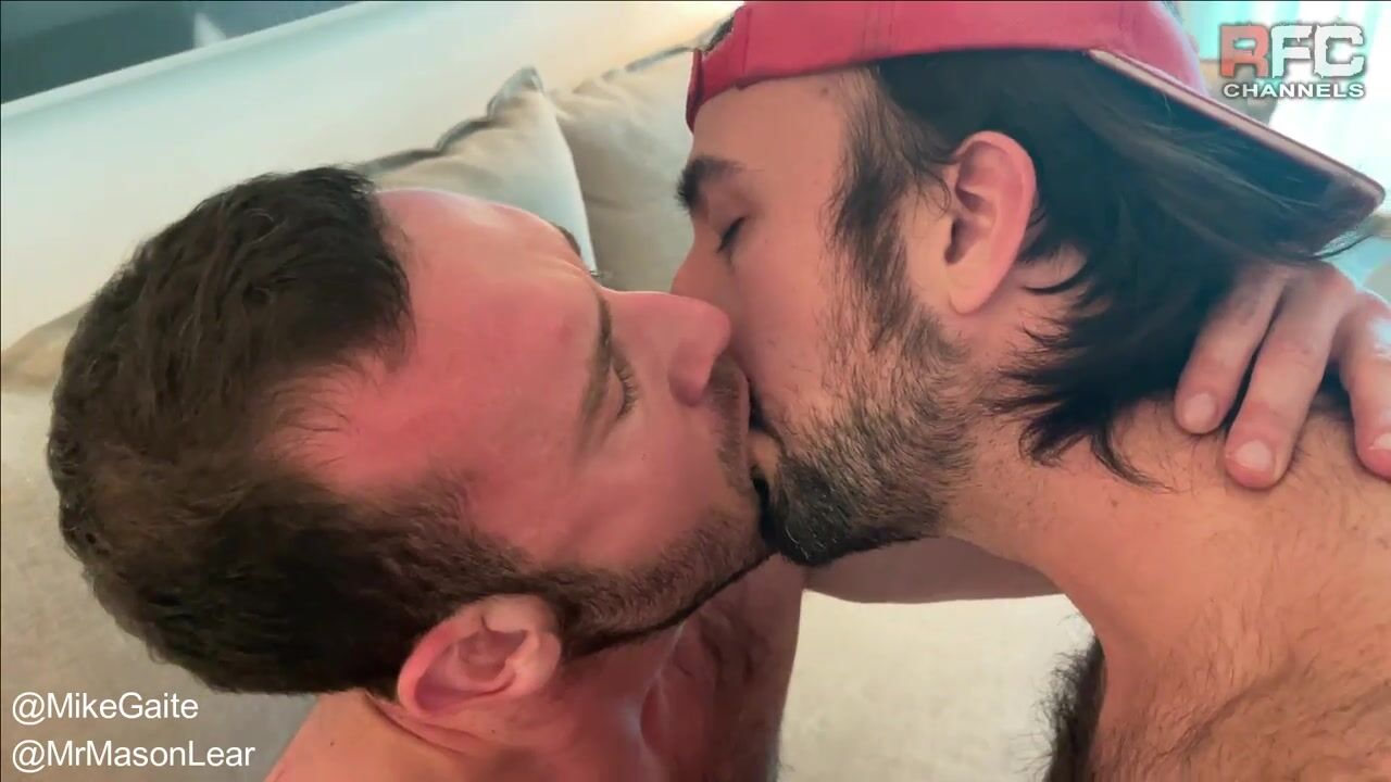 RawFuckClub - Mason Lear gives Mike Gaite a massive load and creampie - free gay porn